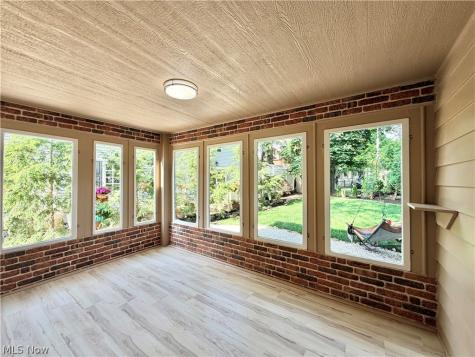 5751 Onaway Oval Parma OH 44130