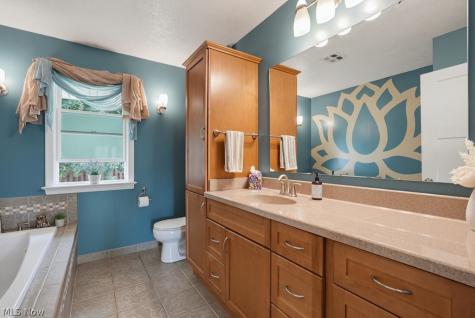 842 Bayridge Boulevard Willowick OH 44095