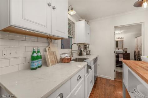 2107 W 10th Street Cleveland OH 44113