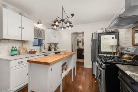 2107 W 10th Street Cleveland OH 44113