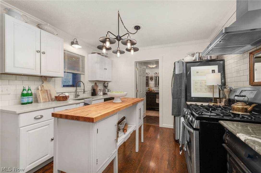 2107 W 10th Street Cleveland OH 44113