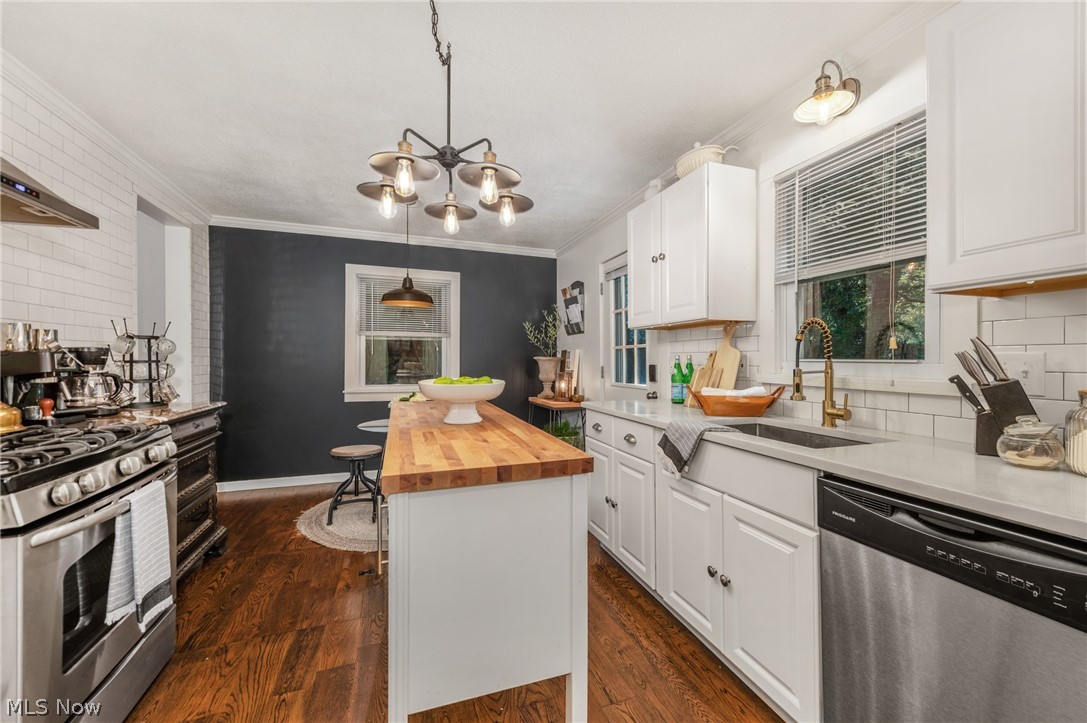 2107 W 10th Street Cleveland OH 44113