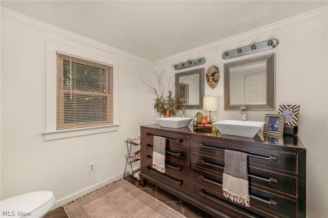 2107 W 10th Street Cleveland OH 44113