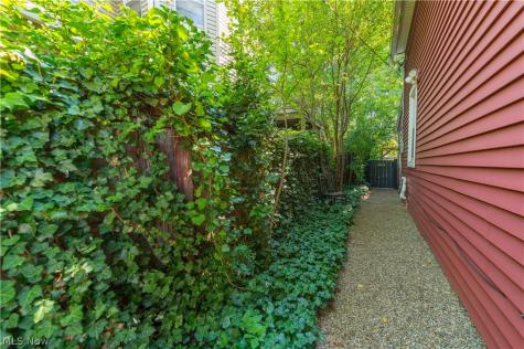 2107 W 10th Street Cleveland OH 44113