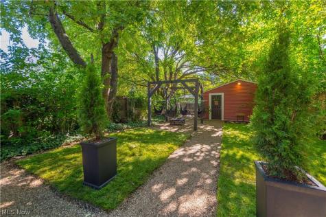 2107 W 10th Street Cleveland OH 44113