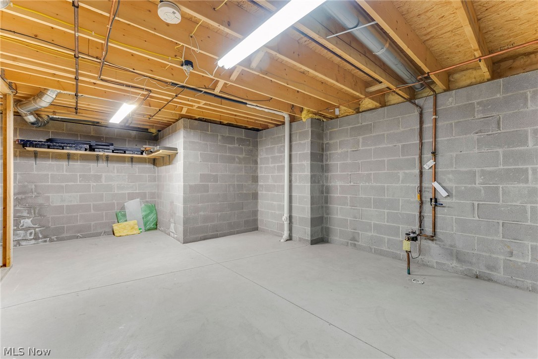 8195 Manor Gate Way Mentor OH 44060