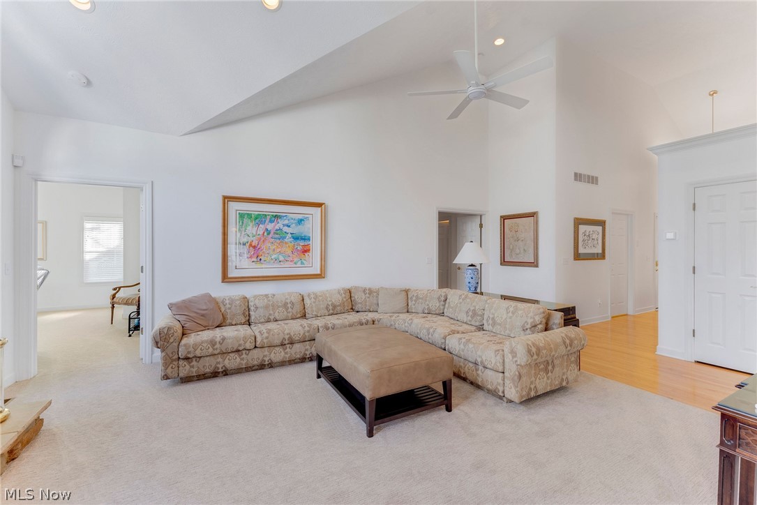 8195 Manor Gate Way Mentor OH 44060