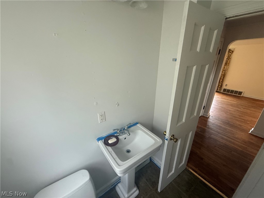 6206 Snow Road Parma OH 44129