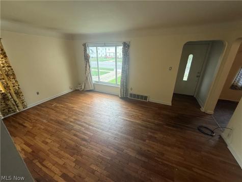 6206 Snow Road Parma OH 44129