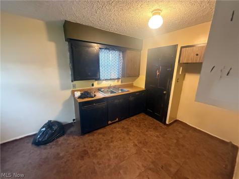 6206 Snow Road Parma OH 44129