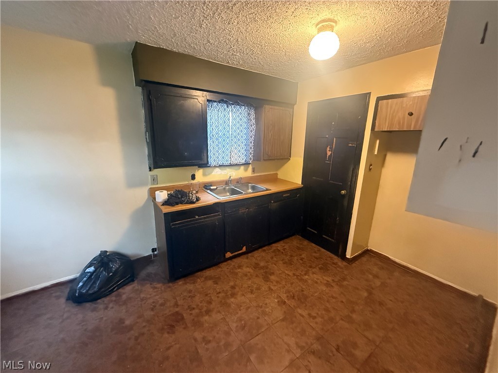 6206 Snow Road Parma OH 44129