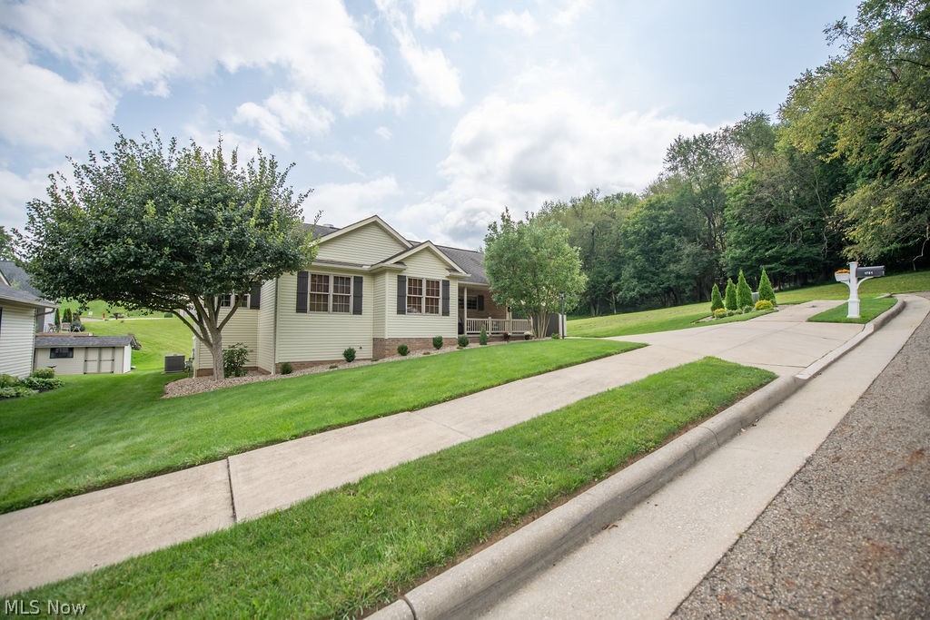 1751 Sandlewood Drive SE New Philadelphia OH 44663
