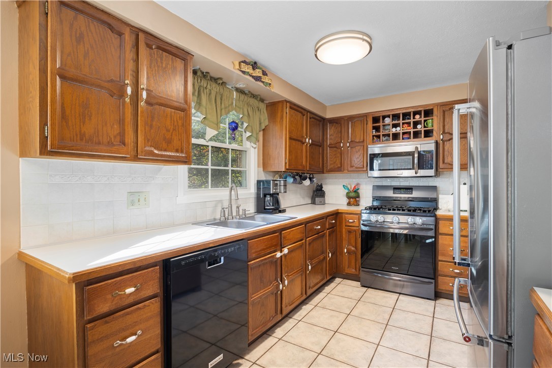 2574 Sourek Road Akron OH 44333