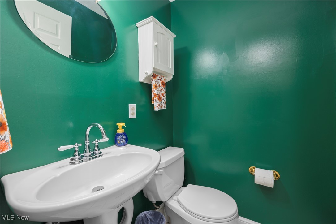 2574 Sourek Road Akron OH 44333