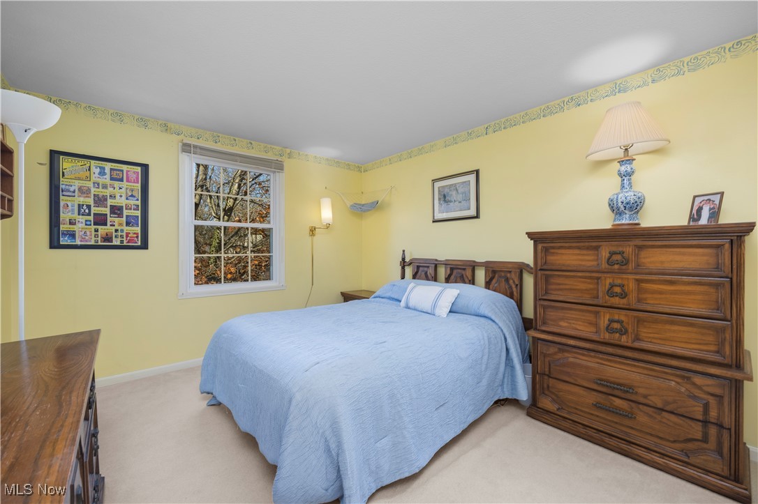 2574 Sourek Road Akron OH 44333