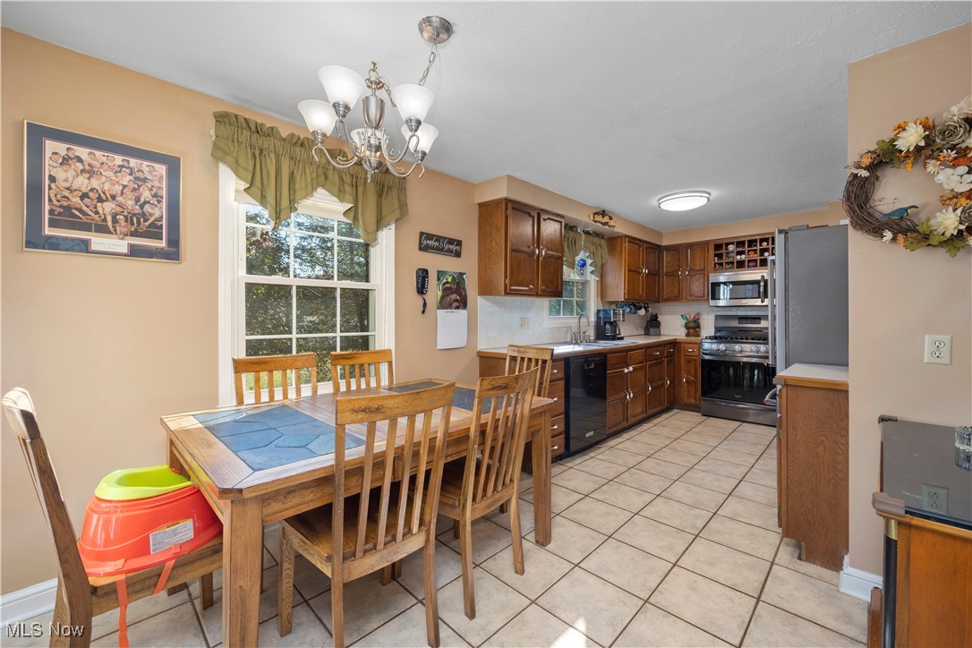 2574 Sourek Road Akron OH 44333