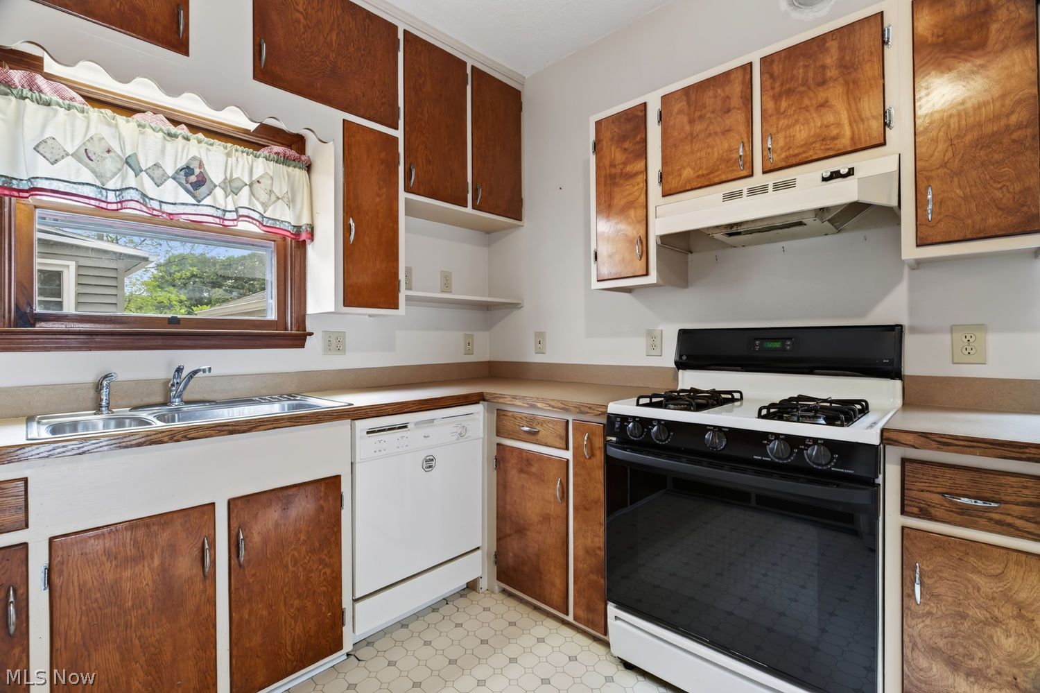 1333 W 2nd Street Lorain OH 44052