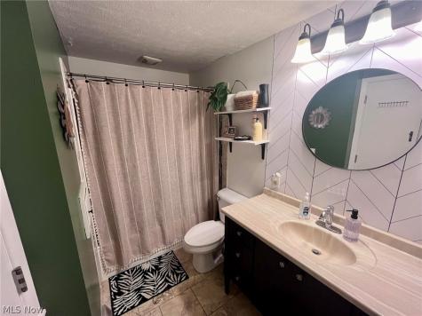 5221 Revere Avenue NW Massillon OH 44647