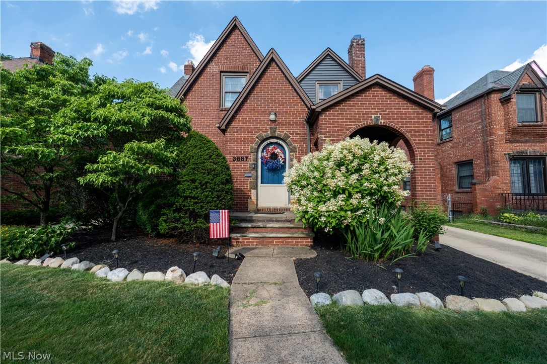 3687 Warren Road Cleveland OH 44111