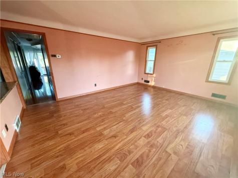 3328 North Avenue Parma OH 44134