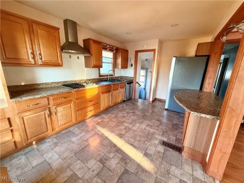 3328 North Avenue Parma OH 44134