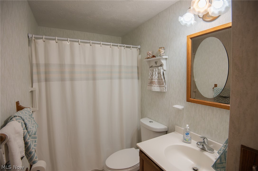 719 Oregon Avenue Mcdonald OH 44437