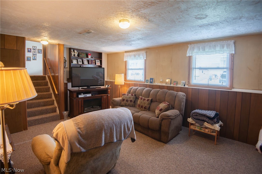 719 Oregon Avenue Mcdonald OH 44437