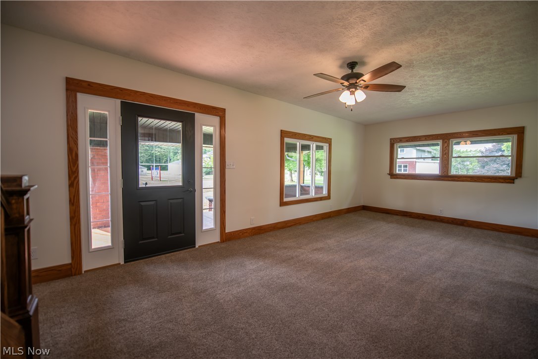 341 W Lisbon Street Waynesburg OH 44688