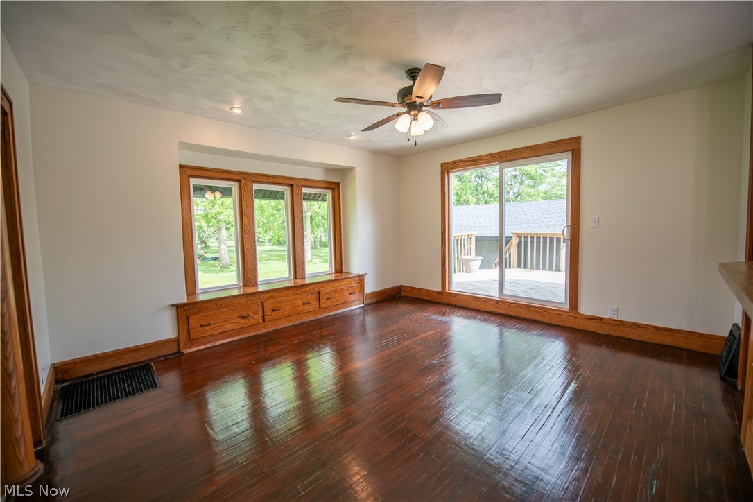 341 W Lisbon Street Waynesburg OH 44688
