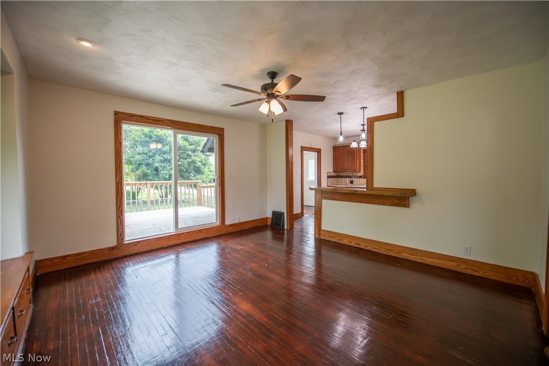 341 W Lisbon Street Waynesburg OH 44688