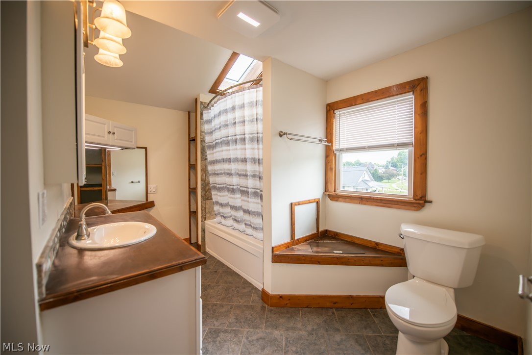 341 W Lisbon Street Waynesburg OH 44688