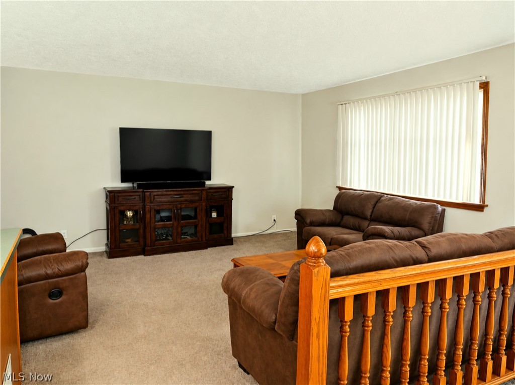 3438 Warren Meadville Road Warren OH 44410