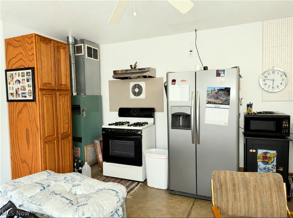 3438 Warren Meadville Road Warren OH 44410