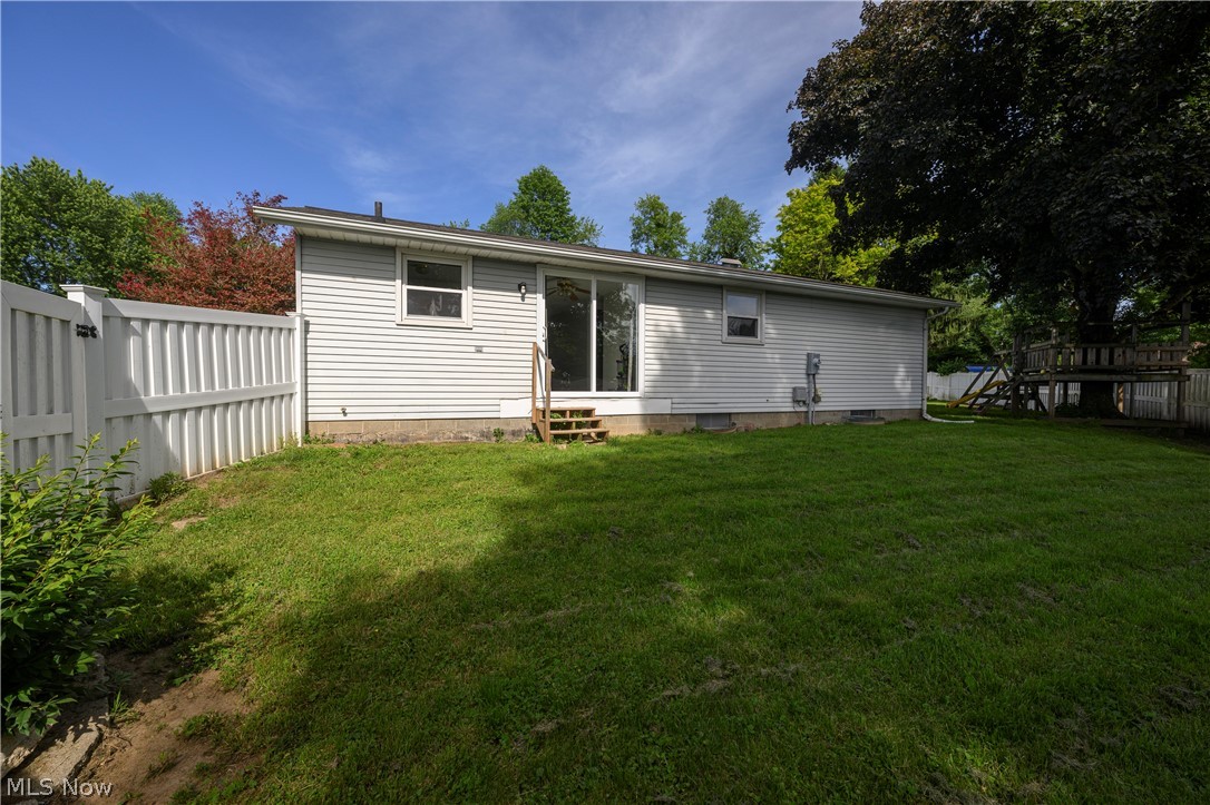 1310 Nottingham Square NE Bolivar OH 44612