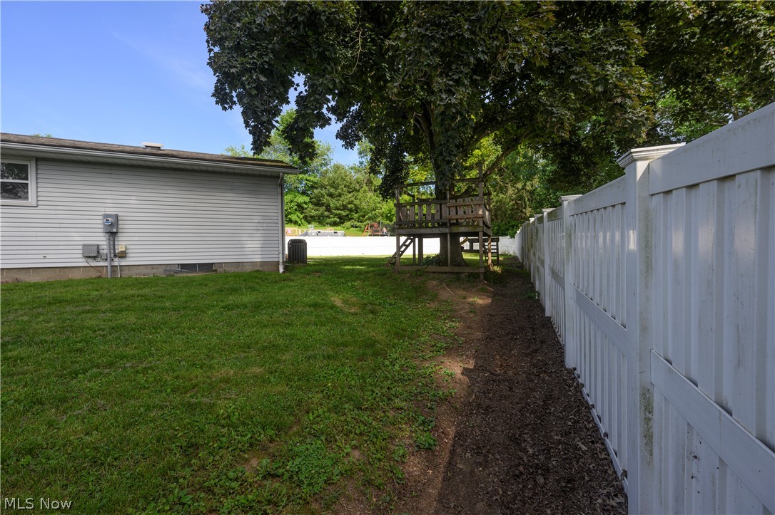 1310 Nottingham Square NE Bolivar OH 44612