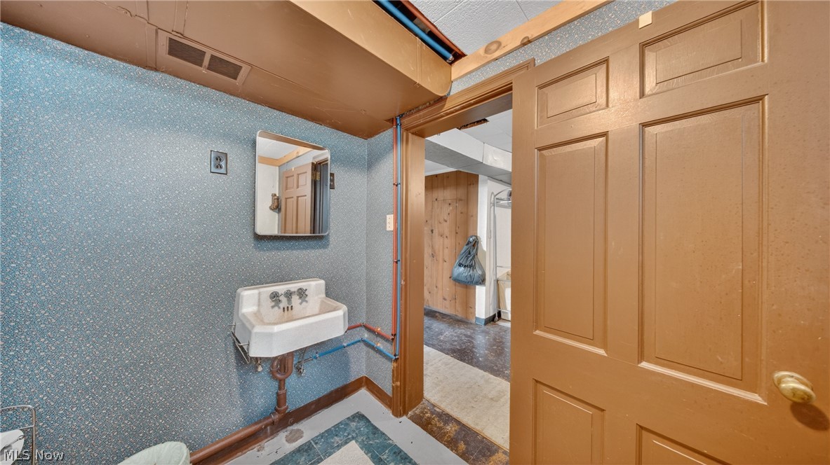 2114 E Turkeyfoot Lake Road Green OH 44312