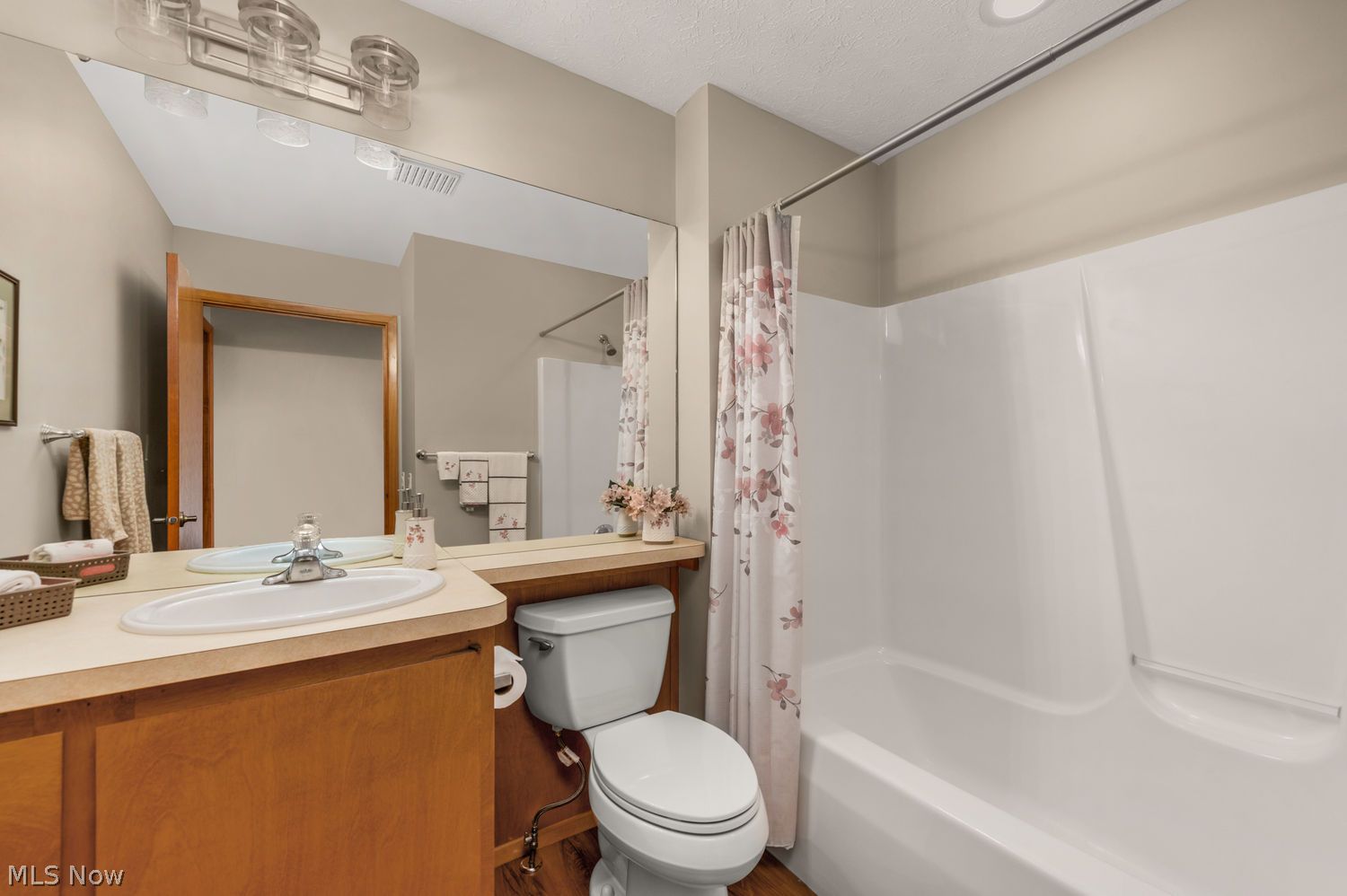 8937 Longbrook Drive North Ridgeville OH 44039