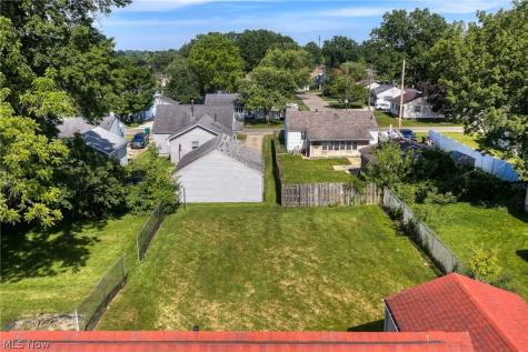 208 Kolpwood Avenue NW Massillon OH 44646