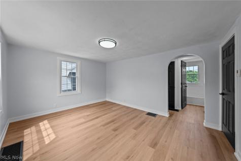 208 Kolpwood Avenue NW Massillon OH 44646