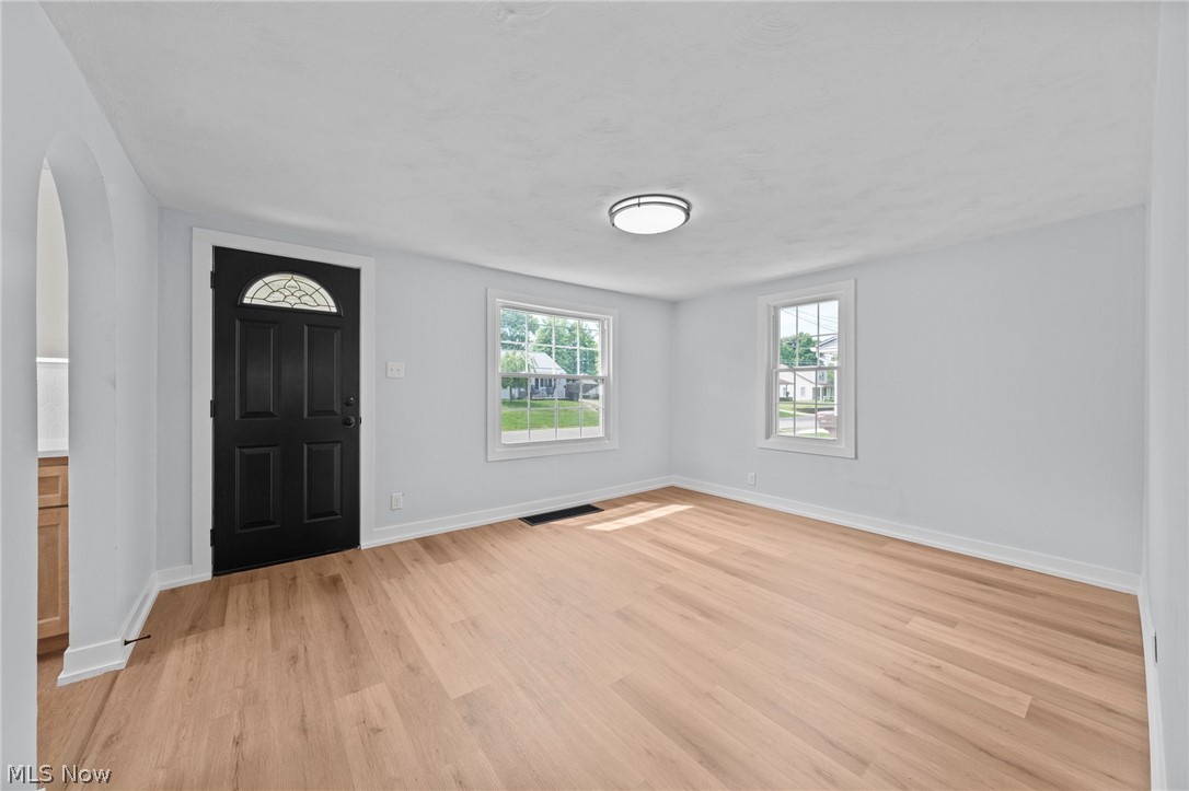 208 Kolpwood Avenue NW Massillon OH 44646