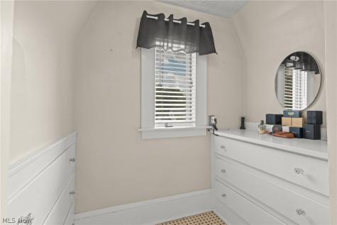 1721 Grant Avenue Cuyahoga Falls OH 44223