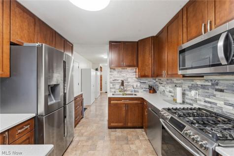 7185 Lake Shore Boulevard Mentor OH 44060