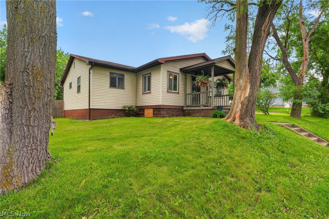 538 W Park Avenue Columbiana OH 44408