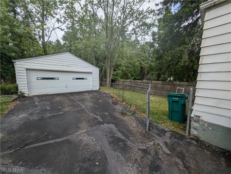 16029 Friend Avenue Maple Heights OH 44137
