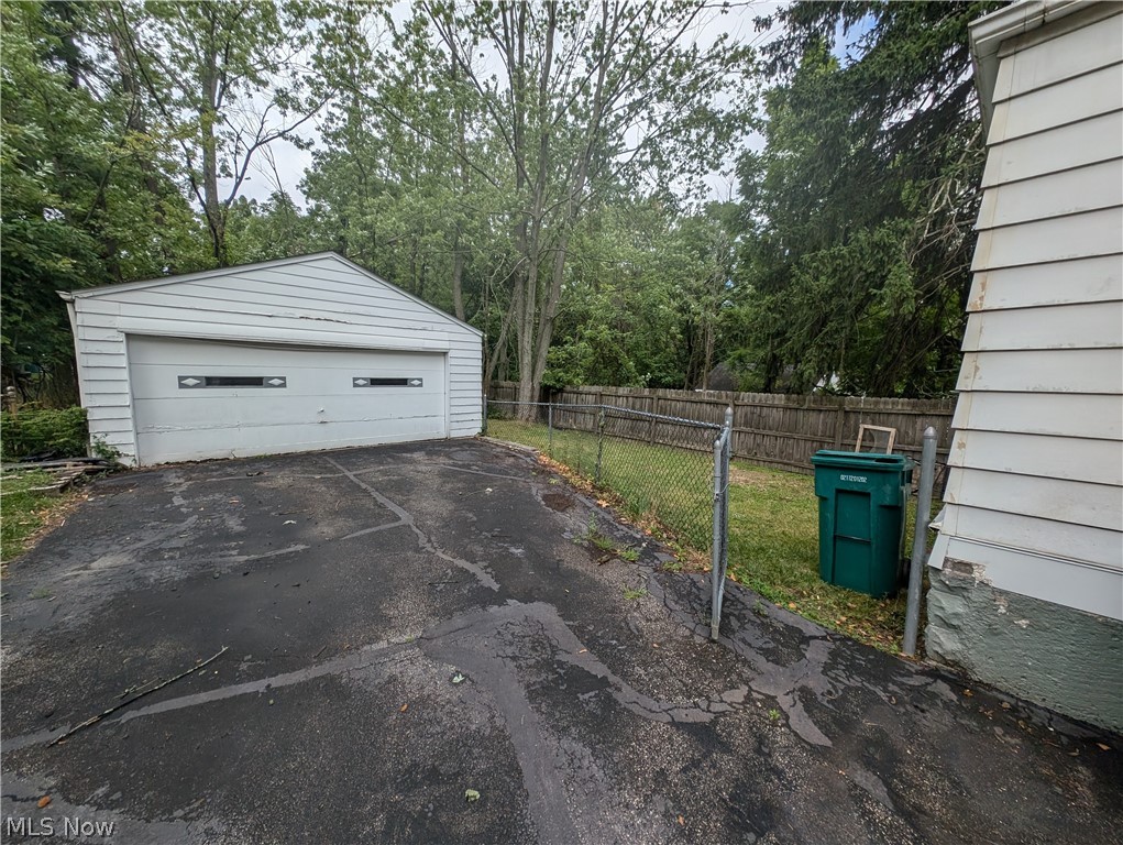 16029 Friend Avenue Maple Heights OH 44137
