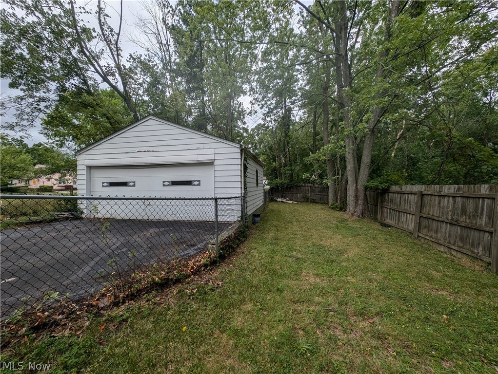 16029 Friend Avenue Maple Heights OH 44137