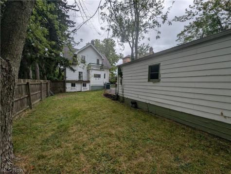 16029 Friend Avenue Maple Heights OH 44137