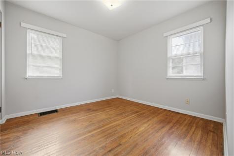 2806 Harmont Avenue NE Canton OH 44705