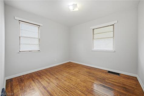 2806 Harmont Avenue NE Canton OH 44705