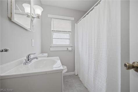2806 Harmont Avenue NE Canton OH 44705